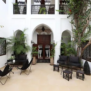 riad-noor-charana.marrakeshhotelsmorocco.com/