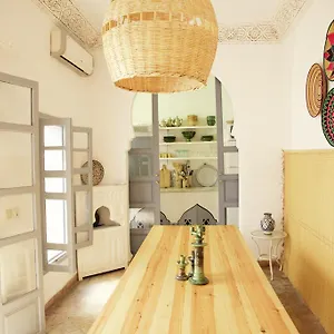 https://riad-dar-wildeve.marrakeshhotelsmorocco.com